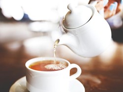 Batuk Tak Kunjung Reda? Minum 5 Teh Ini Ampuh Bikin Tenggorokan Lega Batuk Tak Kunjung Reda? Minum 5 Teh Ini Ampuh Bikin Tenggorokan Lega