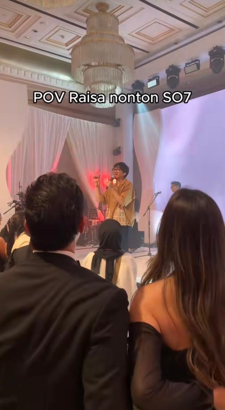 Raisa dan Hamish Daud di Resepsi Pernikahan Luna-Maxime Raisa dan Hamish Daud di Resepsi Pernikahan Luna-Maxime