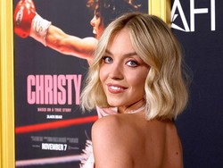 Sydney Sweeney Tampil Mengejutkan dengan Gaya Rambut Baru di Karpet Merah Sydney Sweeney Tampil Mengejutkan dengan Gaya Rambut Baru di Karpet Merah