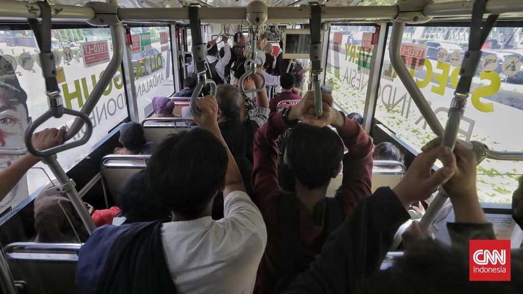 Kronologi Dua Pria Masturbasi di TransJakarta Versi Polisi