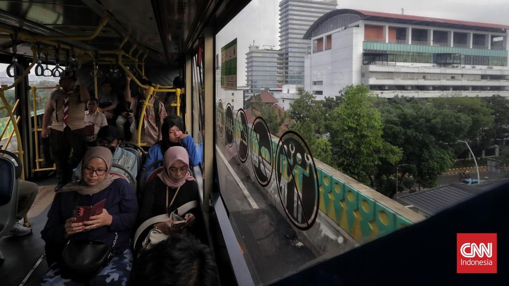 2 Pria Masturbasi di Bus TJ Jadi Tersangka, Terancam Penjara 1 Tahun