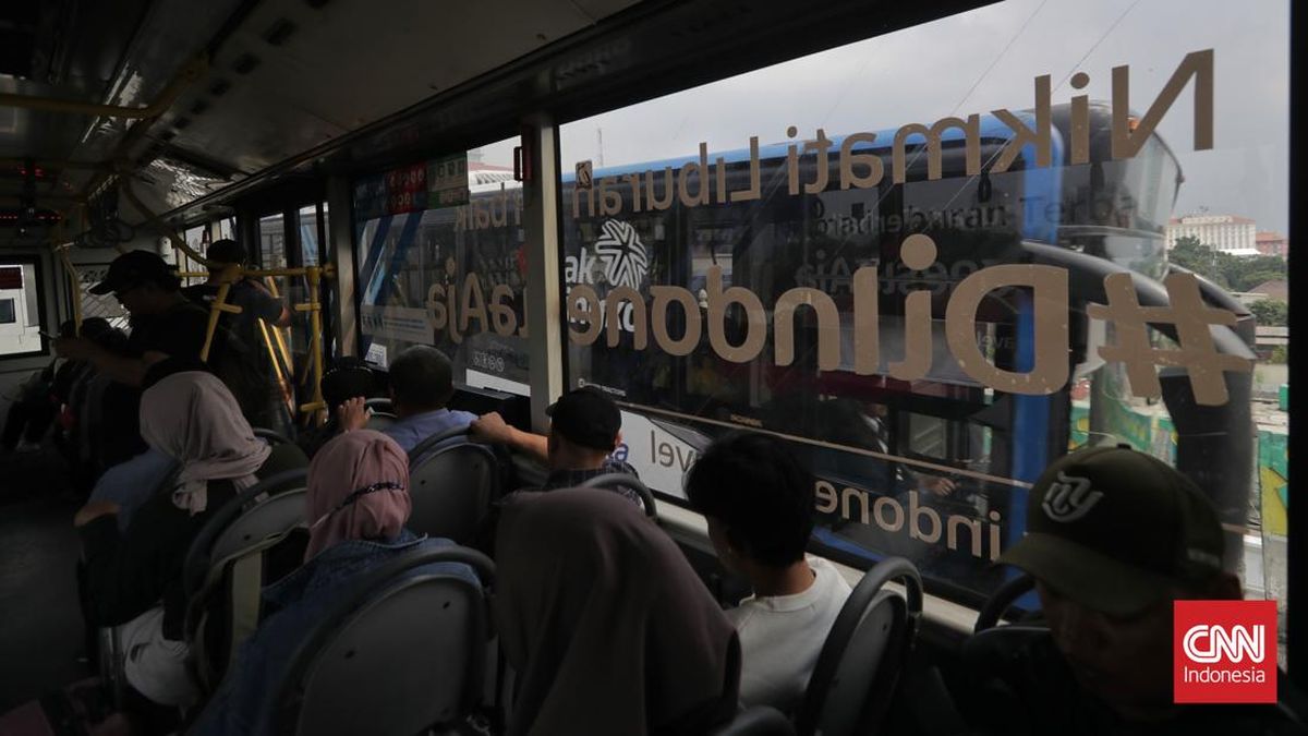 Dishub DKI Masih Kaji Kenaikan Tarif Transjakarta