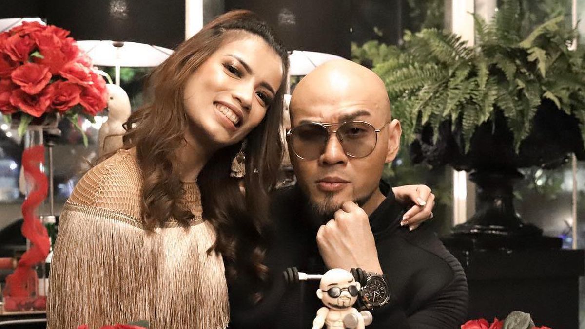 Pernyataan Lengkap Deddy Corbuzier dan Sabrina Chairunnisa soal Cerai