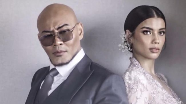 Sabrina Chairunnisa dan Deddy Corbuzier sepakat bercerai dan klaim keputusan itu diambil karena cinta dan kejujuran.