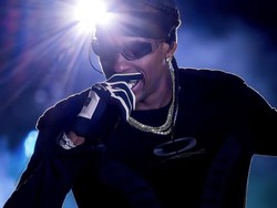 Lirik Lagu DUMBO - Travis Scott