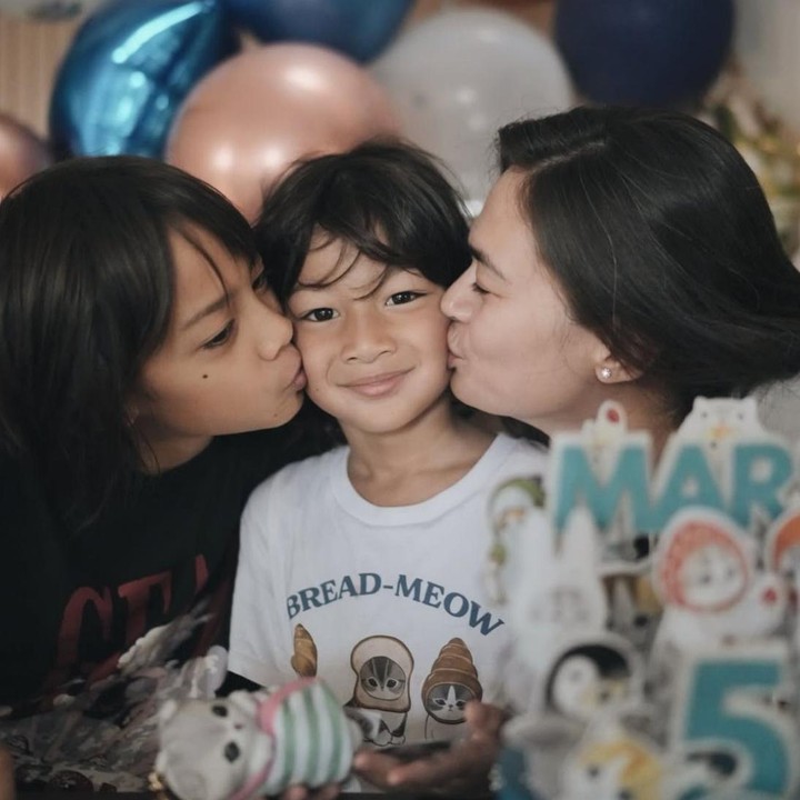 <p>Si bungsu, Curtis Ziggy Mars Morscheck atau akrab disapa Mars lahir pada 30 Oktober 2020. Baru-baru ini, Mars genap berusia lima tahun, Bunda. "HAPOTEY ZIGGY MARS yg memanggil dirinya <em>babycat</em> hingga kini!!!!! 5 taunnnn woohhooooooo....huhuhu resmi bukan bayi lagi," tulis Ringgo Agus lewat Instagramnya. (Foto: Instagram @ringgoagus)</p>