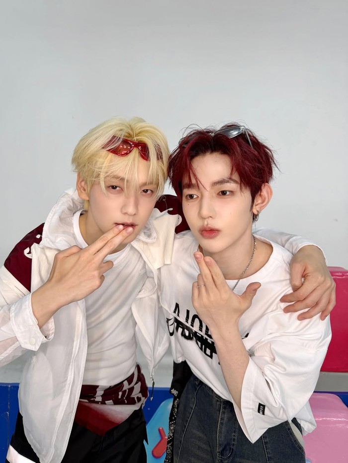 Awal Oktober lalu, penggemar dikejutkan dengan pertemanan Zhang Hao ZB1 dan Soobin TXT yang berlibur ke Tiongkok. Pertemanan tersebut bermula dari Zhang Hao yang hadir sebagai bintang tamu di My Fave’s Fave oleh Soobin / Foto: instagram.com/txt_bighit