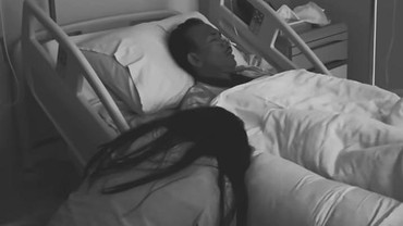 img-title Kakak Jerome Polin Unggah Momen Terakhir Ayah Sebelum Wafat, Sempat Tertunduk Berdoa