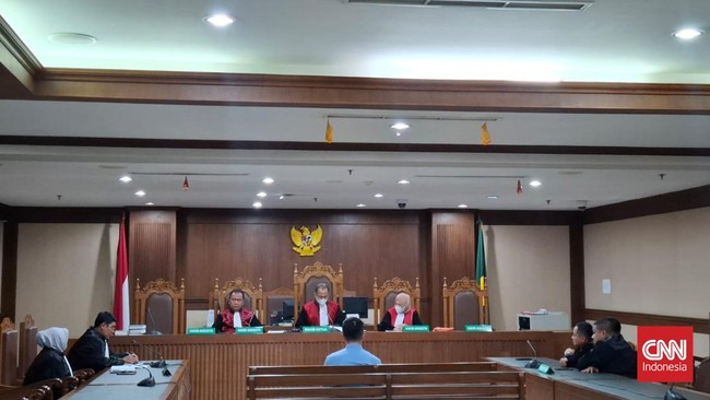 Eks Kadisbud DKI Divonis 11 Tahun Bui Kasus Korupsi Mantan Kepala Dinas Kebudayaan DKI Jakarta Iwan Henry Wardhana divonis dengan pidana 11 tahun penjara atas kasus korupsi terkait kegiatan seni fiktif.