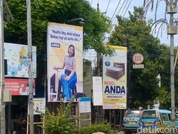 Baliho Ajak Mbak Wiwi Baikan di Pemalang Kini Dicopot Baliho Ajak Mbak Wiwi Baikan di Pemalang Kini Dicopot