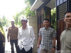 Respons Jokowi Ditanya Arti Inisial J di Topi
