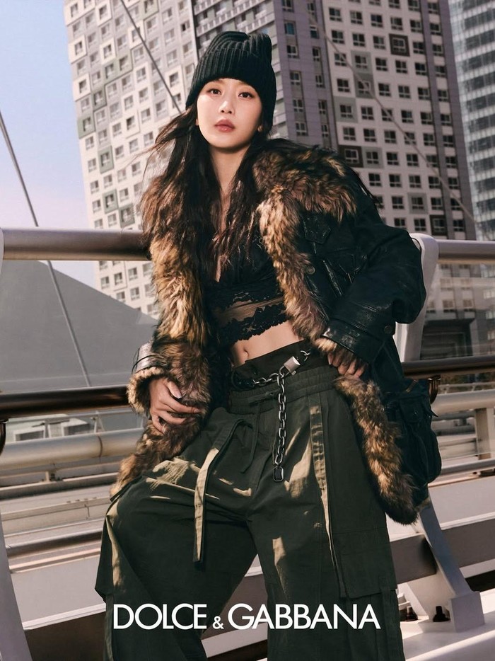 Kembali dibintangi Moon Ga Young, Dolce&Gabbana Fall-Winter 2025 Women’s Campaign awal diperkenalkan ke publik melalui unggahan berupa video di platform media sosial resmi Dolce&Gabbana pada 20 Oktober 2025 lalu./ Foto: instagram.com/dolcegabbana