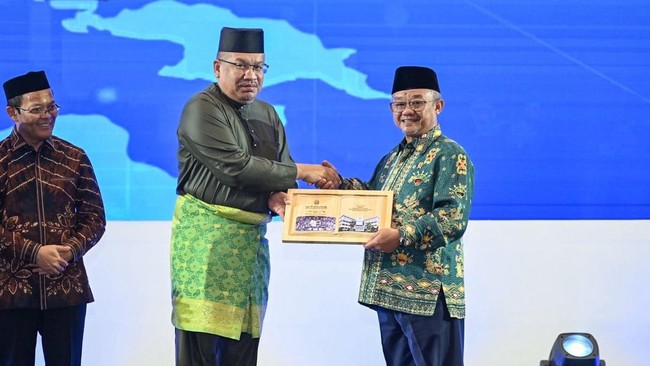 Indonesia, Brunei dan Malaysia Teguhkan Komitmen Kebahasaan Bersama Kementerian Pendidikan menyelenggarakan Seminar Mabbim di Jakarta, membahas peran Bahasa Indonesia dan Melayu dalam diplomasi dan hubungan antarbangsa.