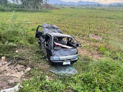 Angkot Bawa Rombongan Anak Sekolah Ditabrak Truk di Toba, 1 Tewas-11 Luka Angkot Bawa Rombongan Anak Sekolah Ditabrak Truk di Toba, 1 Tewas-11 Luka