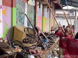 Kursi Dibuang ke Sungai Merusak 2 Pompa Air, Eri Cahyadi: Ngelu Sirahku Kursi Dibuang ke Sungai Merusak 2 Pompa Air, Eri Cahyadi: Ngelu Sirahku