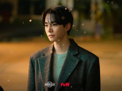 15 Film dan Drama Korea Lee Junho Terbaik Rating Tertinggi, King the Land hingga Typhoon Family