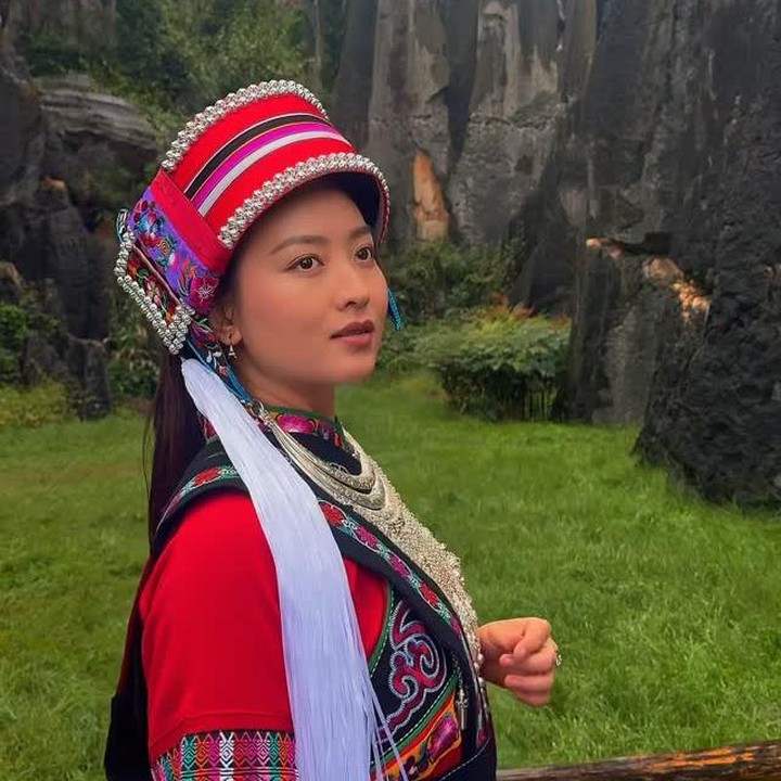 <p>Artis Natasha Wilona baru-baru ini menghabiskan liburan ke China. Selama di China, Natasha mengunjungi beberapa tempat wisata, mulai dari perkotaan hingga wisata alam yang indah. (Foto: Instagram @natashawilona12)</p>