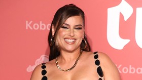 Nelly Furtado Umumkan Vakum setelah 25 Tahun Bermusik