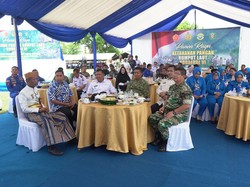 Takalar Pamer Hasil Panen Raya Rumput Laut Punaga di Hadapan Presiden Takalar Pamer Hasil Panen Raya Rumput Laut Punaga di Hadapan Presiden
