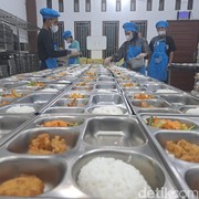 Viral Klarifikasi Kepala SPPG soal Temuan Ulat yang Bisa Dikonsumsi dan Tinggi Protein di Menu MBG