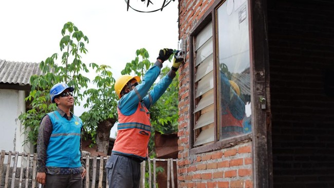 PLN Bakal Sambungkan Listrik ke 5.700 Desa Hingga 2029