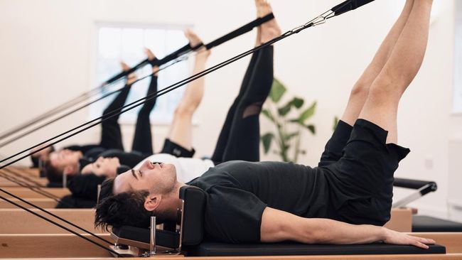 Olahraga pilates sering dikaitkan dengan manfaatnya menurunkan stres dan baik untuk kesehatan mental. Ini faktanya.