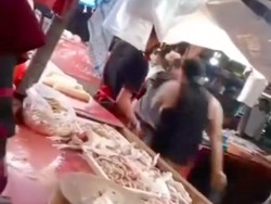 Aksi Preman Bergolok Kambuhan di Ciputat Berakhir Dicokok Aksi Preman Bergolok Kambuhan di Ciputat Berakhir Dicokok