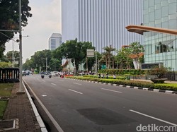 Demo Guru di Monas Bubar, Jalan Medan Merdeka Selatan Kembali Dibuka Demo Guru di Monas Bubar, Jalan Medan Merdeka Selatan Kembali Dibuka