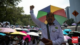 FOTO: Demo Ribuan Guru Madrasah Swasta Gelar di Monas