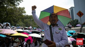FOTO: Demo Ribuan Guru Madrasah Swasta Gelar di Monas
