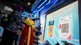 FOTO: Annyeonghaseyo, QRIS Diuji Coba di Korea Selatan!