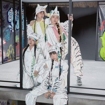 Lirik Lagu House Party - VVUP