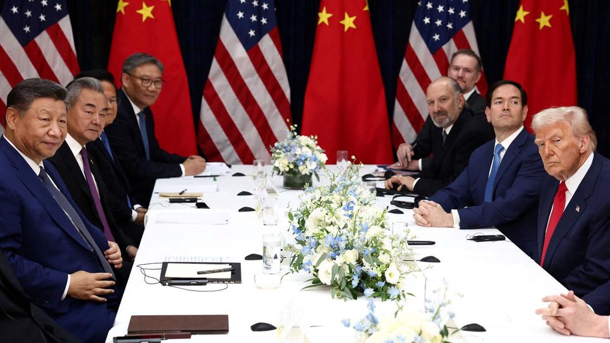AS Sebut China Sepakat Tak Boleh Ada Pungutan Perlintasan Selat Hormuz