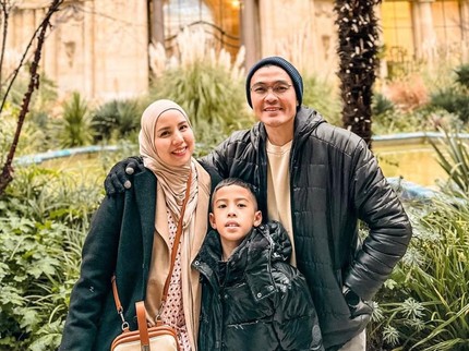 5 Potret Keren Kanaka Anak Tya Ariestya, Jago Taekwondo & Pernah Magang Jadi Guru Kecil