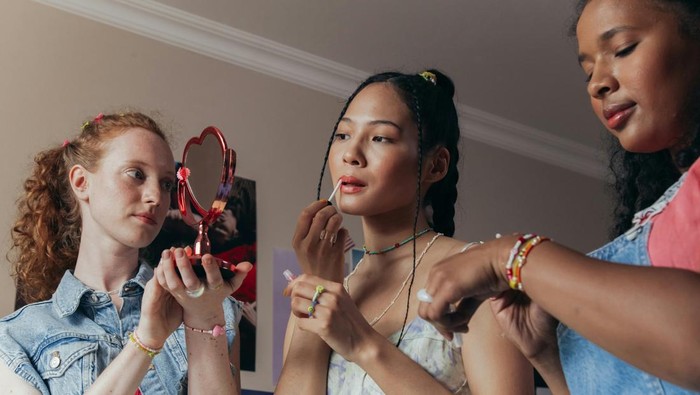 7 Ciri Kepribadian Orang yang Punya Sedikit Teman