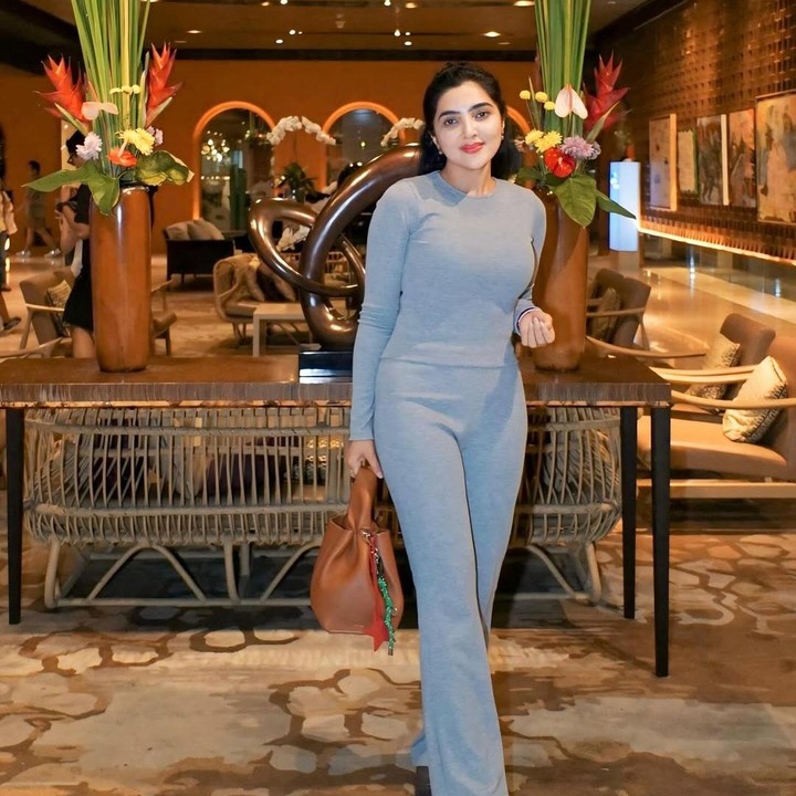 <p>Namun, kini sang penyanyi menemukan program diet yang tepat. &ldquo;Banyak yang tanya kenapa Bunda kurus banget sekarang? Sebenarnya kunci jawabanya cuma IF (<em>Intermittent Fasting</em>),&rdquo; tulis Ashanty, dikutip dari laman Instagram <em>@ashanty_ash,</em> Jumat (31/10/2025).&nbsp;(Foto: Instagram @ashanty_ash)</p>