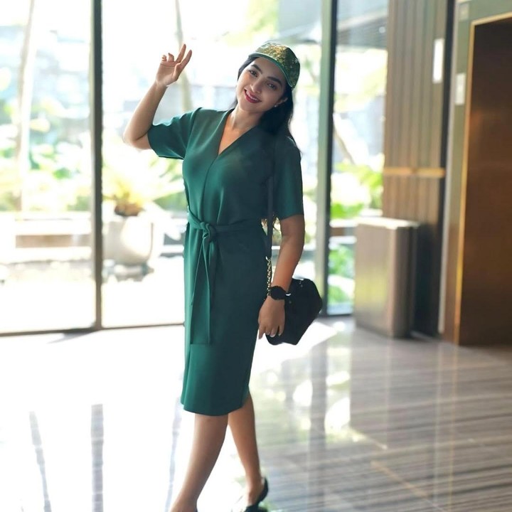 <p>Perjuangannya selama lima tahun kini membuahkan hasil. Ia mengaku telah mengalami penurunan berat badan sebanyak 5 kilogram dalam setahun. &ldquo;5 tahun aku jalanin dari yang mulai salah cara, sampe akhirnya dapat yang paling tepat!! Jujur sebenarnya setahun ini cuma turun 5 kilogram, tapi keliatan banget karena mungkin aku kalau kurusan itu wajah duluan yang keliatan,&rdquo; ungkapnya.&nbsp;(Foto: Instagram @ashanty_ash)</p>