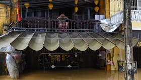 FOTO: Curah Hujan Tinggi, Kota Tua Hoi An Vietnam Terendam