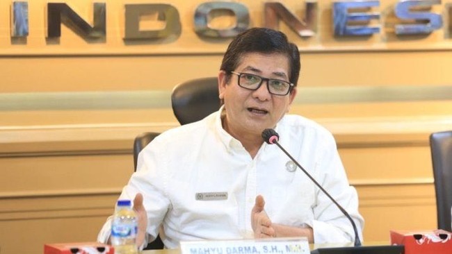 DPD Tanggapi Viral Vtuber Sena, Tekankan Etika dan Perlindungan Anak DPD RI menanggapi kritik terhadap Vtuber Sena, proyek inisiatif CPNS untuk inovasi digital, perlu pembinaan agar sesuai etika dan budaya.