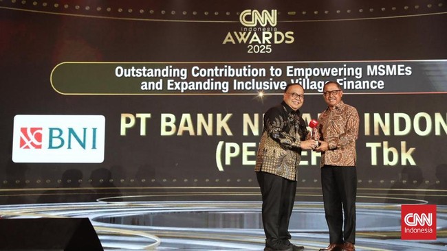 BNI Terima Penghargaan Outstanding Contribution to Empowering MSMEs BNI menerima penghargaan Outstanding Contribution to Empowering MSMEs and Expanding Inclusive Village Finance di CNN Indonesia Awards.