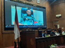 DPRD Pati Tak Lanjutkan Pemakzulan, Bupati Sudewo Janji Perbaiki Kinerja DPRD Pati Tak Lanjutkan Pemakzulan, Bupati Sudewo Janji Perbaiki Kinerja