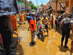 Korban Terdampak Banjir Bandang Sukabumi Butuh Makanan-Pakaian Korban Terdampak Banjir Bandang Sukabumi Butuh Makanan-Pakaian