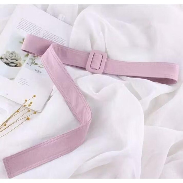 Get The Look: Inspirasi outfit serba ungu yang gemas ala Tasya Kissty. Cocok untuk hangout atau pesta.