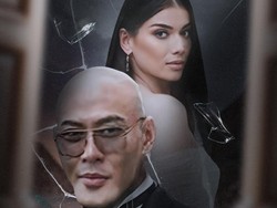 Deddy Corbuzier dan Sabrina, Close The Door