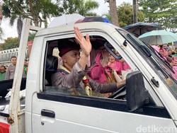 Pamit dari Polda Babel, Irjen Hendro Pandowo dan Istri Naik Pikap Pamit dari Polda Babel, Irjen Hendro Pandowo dan Istri Naik Pikap