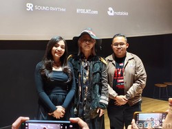 Video: HYDE Konser di Indonesia gegara Pengin Makan Rendang Video: HYDE Konser di Indonesia gegara Pengin Makan Rendang