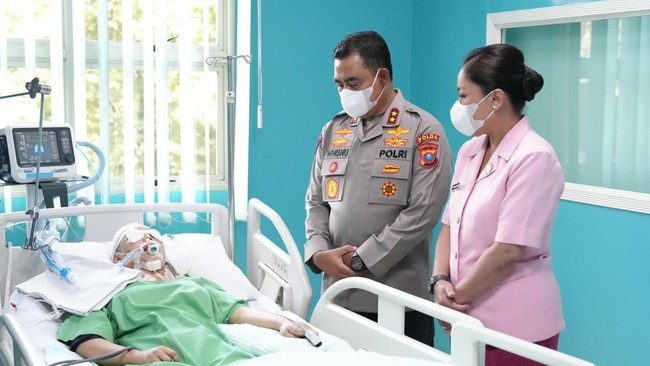 3 Polisi Mabuk Tabrak Wanita Hingga Kritis, Kapolda Sumut Buka Suara Kapolda Sumut memastikan akan memberikan tindakan tegas terhadap 3 anggota Polda Sumut yang mabuk-mabukan hingga mobilnya menabrak pejalan kaki hingga kritis.