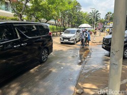 Cerita Pedagang Siomay soal Banjir di Kemang Jaksel Kemarin Cerita Pedagang Siomay soal Banjir di Kemang Jaksel Kemarin
