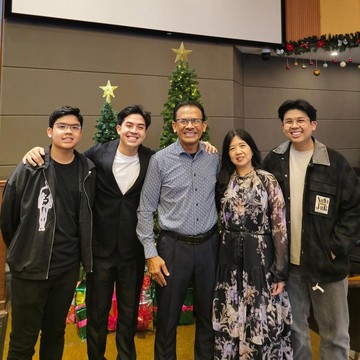 7 Potret Kenangan Ayah Jerome Polin, Marojahan Sintong Sijabat Bersama Keluarga