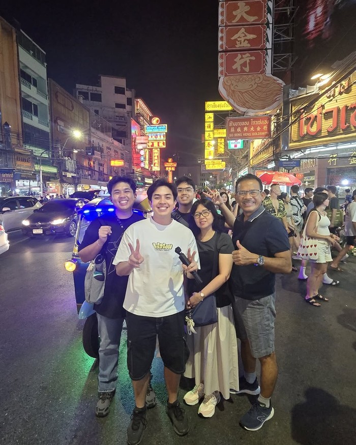 Sederet potret kenangan Marojahan Sintong Sijabat, ayah Jerome Polin dengan istri dan ketiga putranya.